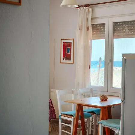 Salt And Wind - Seafront Apartment *